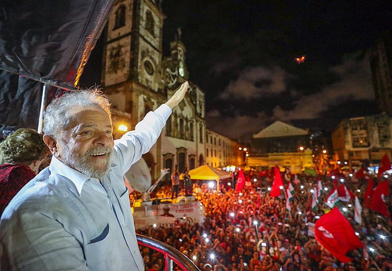 Comunidade de palafitas visitada por Lula